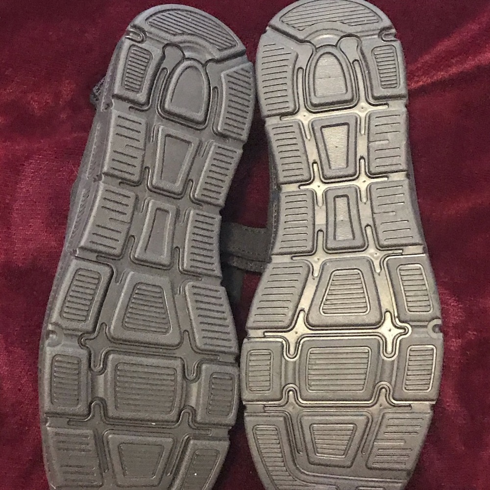 Shoes - Picture 2 of 4